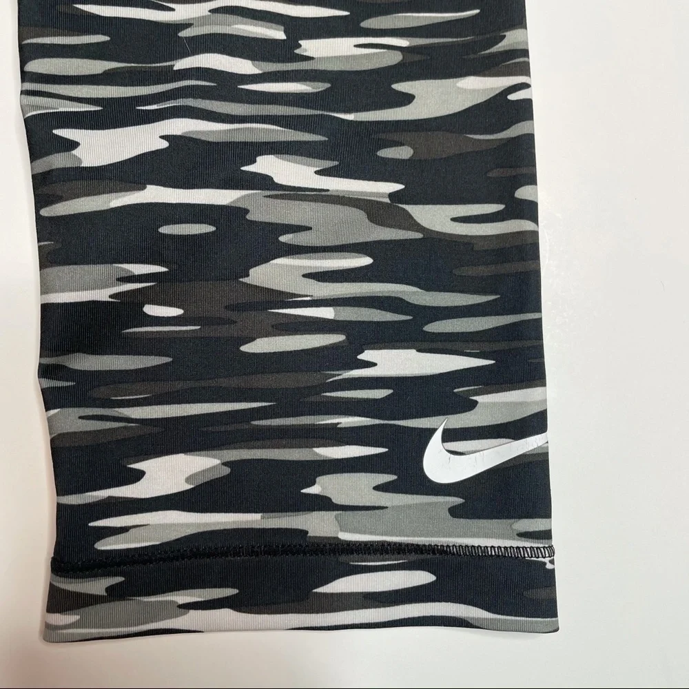 Nike Pro‎ Camo Print Cropped Leggings Small